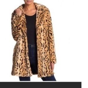 LOVE TOKEN FAUX FUR COAT